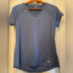 Everlast Size M Women’s Dri-wick‎ like Workout Tee. Blue, V-neck